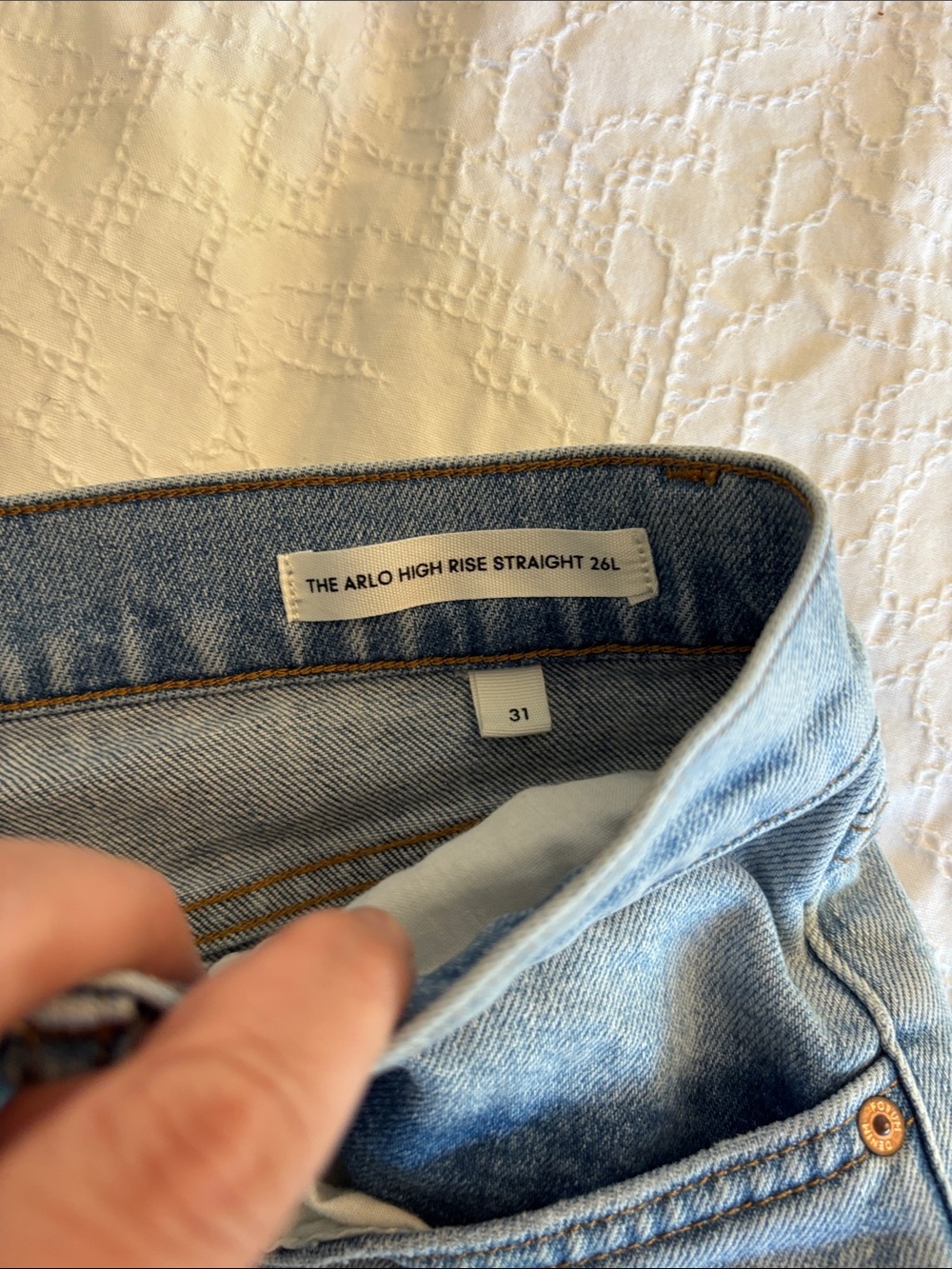 Denim Forum The Arlo Hi-Rise Straight
Jean Light Wash Size 31 25"L - Picture 7 of 13